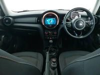 Usado Mini ONE 102 CV (75 kW) 2018 Blanco Utilitario