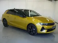 Used Vauxhall Astra 114 kW (156 HP) 2024 Yellow/black Hatchback