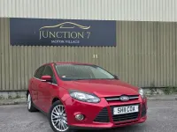 Used Ford Focus Zetec 125 HP (91 kW) 2011 Red Hatchback