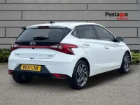 Used Hyundai i20 Premium 99 HP (72 kW) 2021 White Hatchback