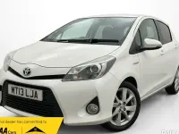 Used Toyota Yaris 101 HP (74 kW) 2013 White Hatchback