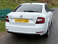 Used Skoda Octavia LAURIN & KLEMENT 150 HP (110 kW) 2017 White Hatchback