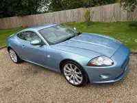 Usado Jaguar XK 300 CV (220 kW) 2008 Azul Coupe