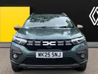 Used Dacia Jogger Extreme 141 HP (103 kW) 2025 Green MPV