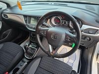 Used Vauxhall Astra SRi 145 HP (106 kW) 2020 White Hatchback