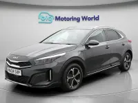 Usado Kia XCeed 139 HP (102 kW) 2024 Cinzento SUV