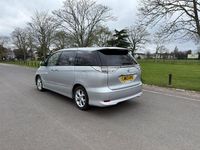 Begagnad Toyota Estima 2026 Silver