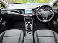 Used Vauxhall Astra Elite 200 HP (147 kW) 2018 White Hatchback
