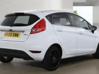 Used Ford Fiesta Titanium 96 HP (70 kW) 2009 White Hatchback