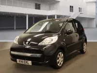 Begagnad Peugeot 107 68 HK (50 kW) 2011 Svart Halvkombi