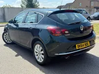 Used Vauxhall Astra Elite 165 HP (121 kW) 2014 Green Hatchback