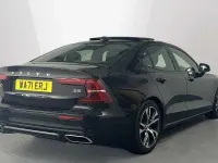 Usado Volvo S60 R-Design 247 CV (181 kW) 2022 Negro Berlina