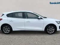 Used Ford Focus Titanium 155 HP (114 kW) 2024 Frozen white (premium colour) Hatchback