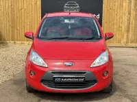 Usado Ford Ka Zetec 69 HP (50 kW) 2016 Vermelho Citadino