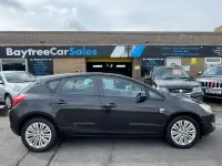 Used Vauxhall Astra Excite 108 HP (79 kW) 2011 Black Hatchback