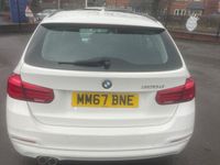 Begagnad BMW 320 Efficient Dynamics 2018 Vit Kombi