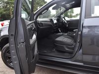 New Isuzu D-Max 164 HP (120 kW) 2025 Grey Pickup