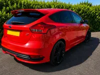 Używany Ford Focus ST 185 KM (136 kW) 2016 Czerwony Hatchback