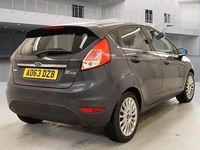 Used Ford Fiesta Titanium 125 HP (91 kW) 2013 Grey Hatchback