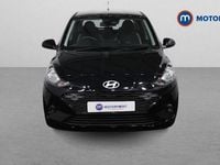Begagnad Hyundai i10 Advanced 63 HK (46 kW) 2025 Svart Halvkombi