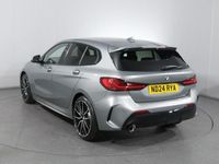 Usado BMW 118 M Sport 134 HP (98 kW) 2024 Cinzento Citadino