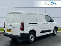 Usado Vauxhall Combo 100 HP (73 kW) 2021 Branco Monovolume