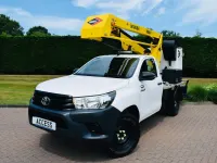 Used Toyota HiLux Active 150 HP (110 kW) 2018 White Pickup