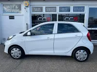 Used Kia Picanto Air 68 HP (50 kW) 2012 White Hatchback
