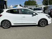 Used Renault Clio Iconic 90 HP (66 kW) 2021 White Hatchback