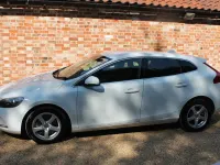 Used Volvo V40 2016 White Hatchback