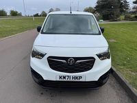 Second-hand Vauxhall Combo 100 CP (73 kW) 2022 Alb Monovolum