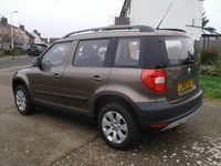 Używany Skoda Yeti 105 KM (77 kW) 2010 Brązowy SUV