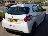 Used Peugeot 208 Access 82 HP (60 kW) 2013 White Hatchback