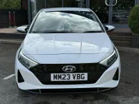 Used Hyundai i20 Premium 98 HP (72 kW) 2023 White Hatchback