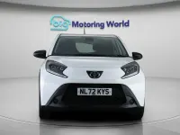 Usado Toyota Aygo X PURE 72 HP (52 kW) 2022 Branco SUV