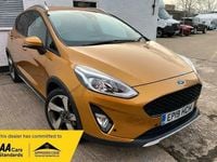 Begagnad Ford Fiesta Active X 2019 Gul Halvkombi