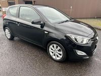 Begagnad Hyundai i20 Active 2014 Svart Halvkombi