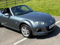 Usado Mazda MX5 126 HP (92 kW) 2013 Cinzento Cabrios