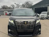 Begagnad Toyota Alphard 180 HK (132 kW) 2017 Svart Minibuss