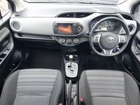 Used Toyota Yaris 99 HP (72 kW) 2017 Red Hatchback
