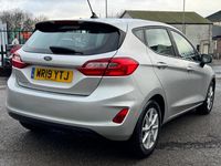 Used Ford Fiesta Zetec 100 HP (73 kW) 2019 Silver Hatchback