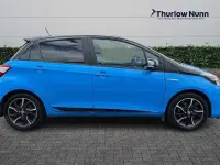 Used Toyota Yaris Hybrid 100 HP (73 kW) 2019 Blue Hatchback