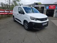 Begagnad Peugeot Partner 131 HK (96 kW) 2021 Vit Minibuss