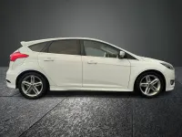 Used Ford Focus Zetec 2015 White Hatchback