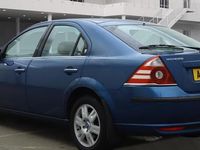 Used Ford Mondeo Ghia 2006 Blue Hatchback