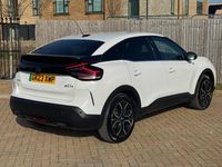Used Citroën e-C4 Shine 98 kW (134 HP) 2023 White Hatchback