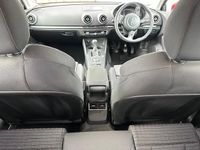 Begagnad Audi A3 Sport 2014 Röd Halvkombi