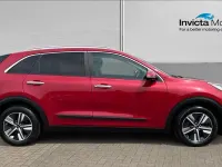Second-hand Kia Niro 141 CP (103 kW) 2021 Roșu SUV