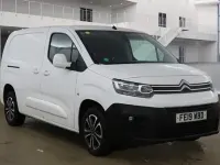 Used Citroën Berlingo Start 130 HP (95 kW) 2019 White MPV