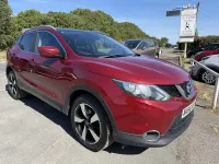 Used Nissan Qashqai N-Connecta 110 HP (80 kW) 2016 Red SUV